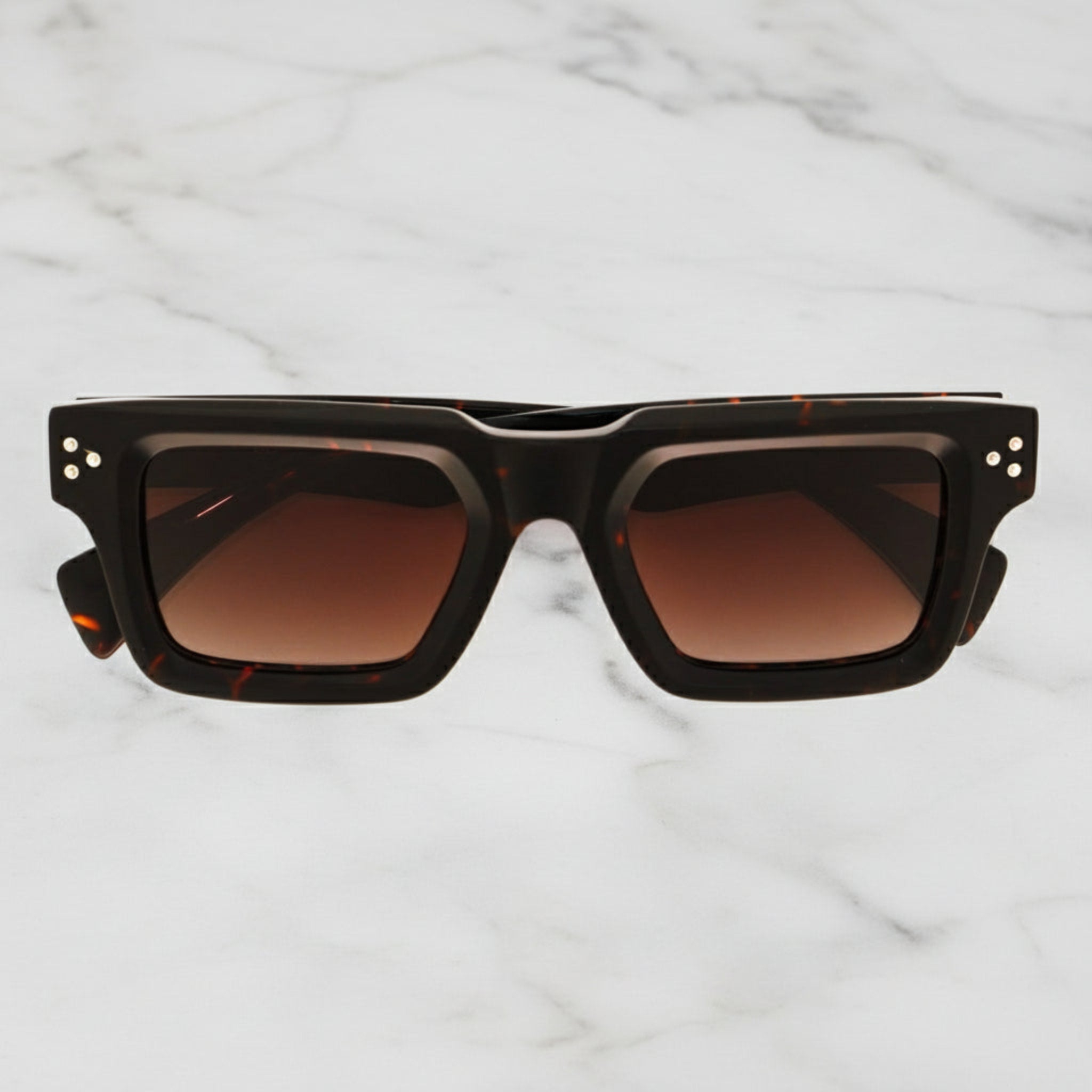 Soul California Eyewear Elaris sunglasses front view crafted from ebony acetate with brown gradient polarized lenses.